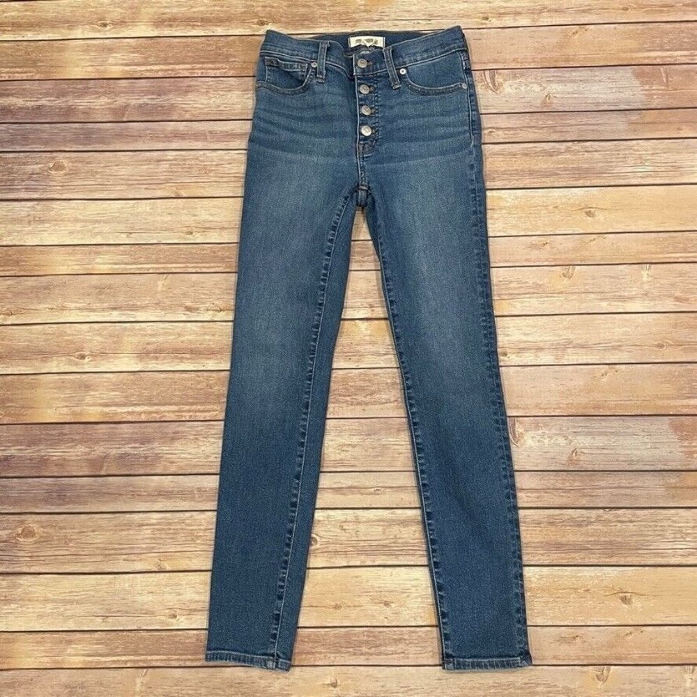 Madewell Button Front 9 Inch Mid Rise Skinny Jeans in Varney Wash - Picture 2 of 9